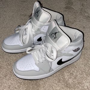 Nike Air Jordan 1 Mid